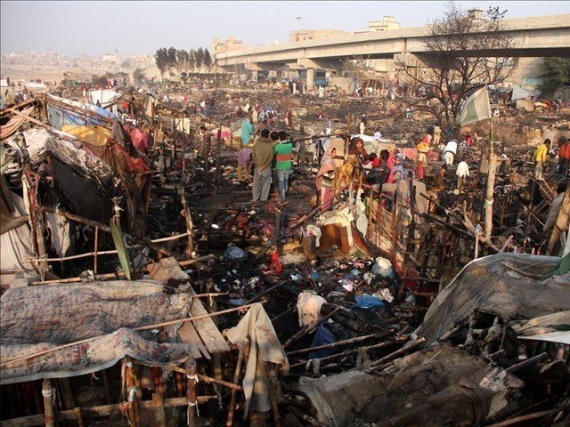 Fire in karachi 2